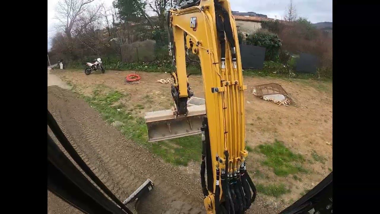 finition 0/20 sur un chemin d'accès à la mini pelle  😉
