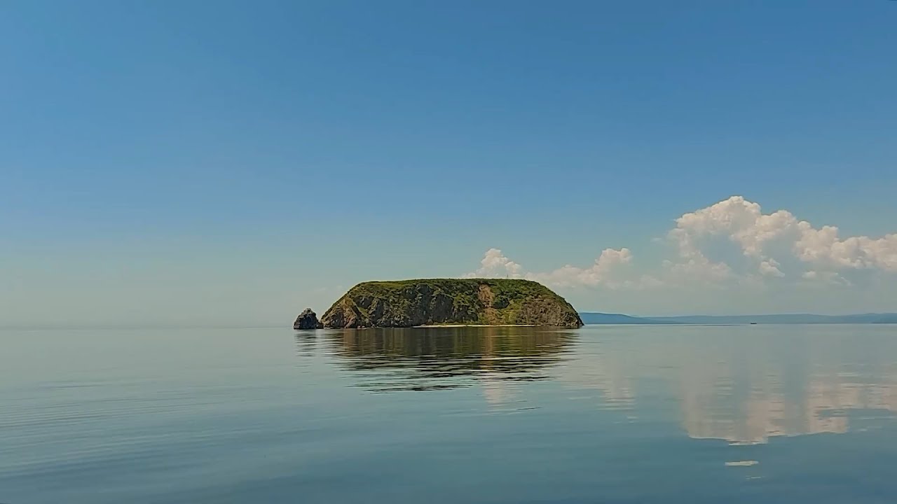 Владивосток, Остров Скребцова, Приморский край, известный как «Коврижка».