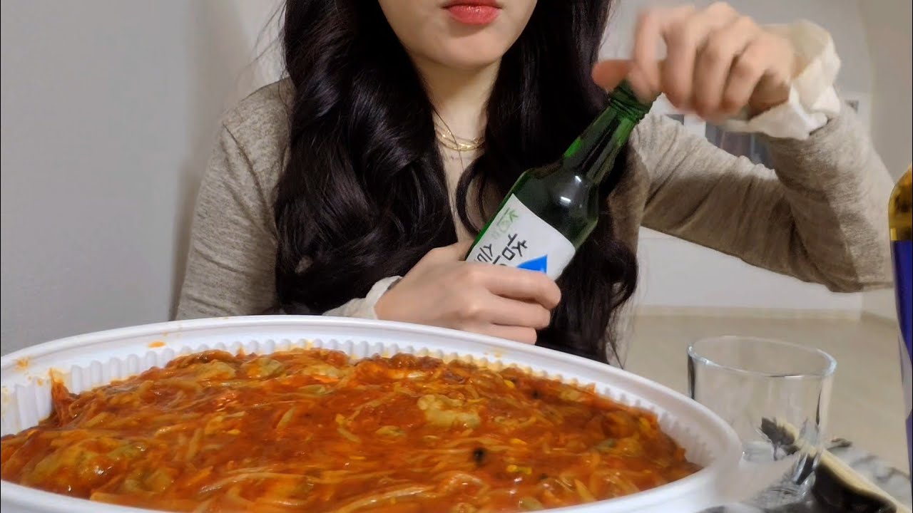 밖에서 마시고 들어왔는데 결국 집에서 3차까지… 오만둥이찜 극한매운맛에 밥 3공 비벼먹었습니다 | 소맥 먹방 Mukbang