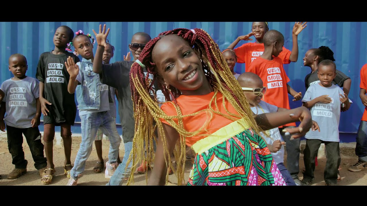 MAMI LA STAR  - 'VAS-Y  MOLO MOLO (Official Music Video)