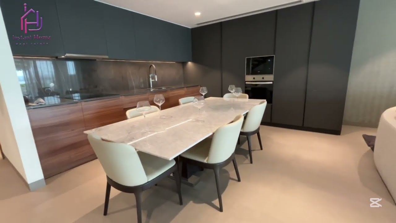 LUXURY TOWNHOUSE WITH BEACH ACCESS FOR SALE