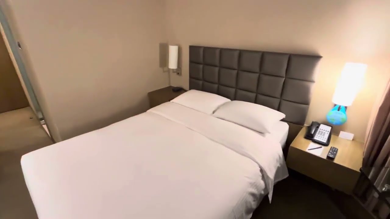 The Kowloon Hotel Hong Kong, Review of a Superior Room