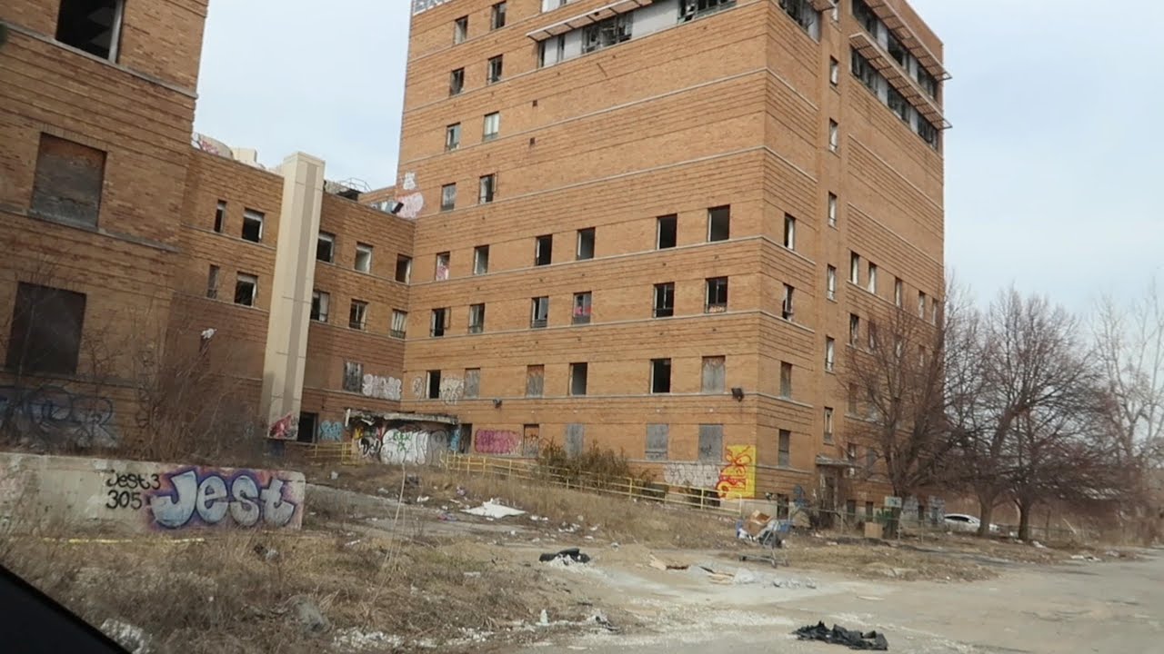 A CITY WITHIN DETROIT / HIGHLAND PARK MICHIGAN