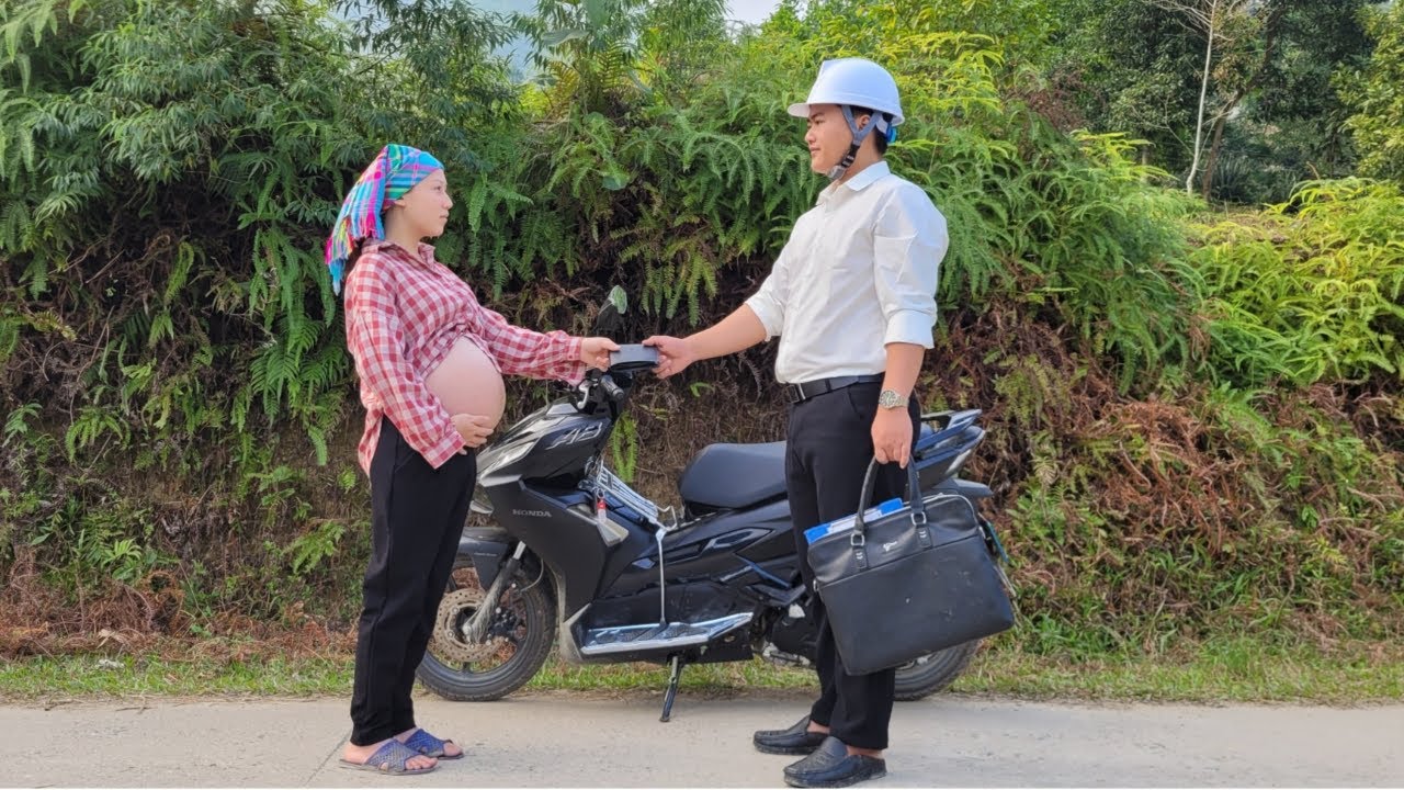 The fateful encounter of a 17-year-old single mother and a young engineer. Ly Tieu Han VN