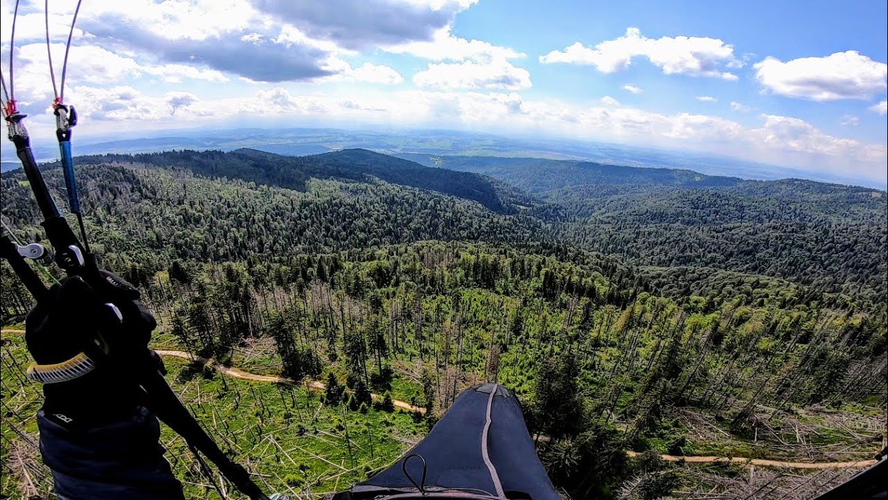dupą po krzakach  w Gorcach -between the trees paragliding