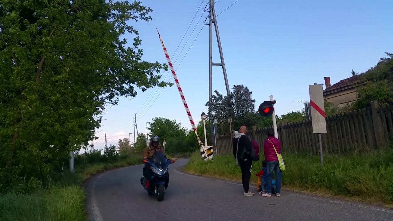 Passaggio a Livello 40+154, Linea Pavia-Mantova - FS64 - Lato Zorlesco