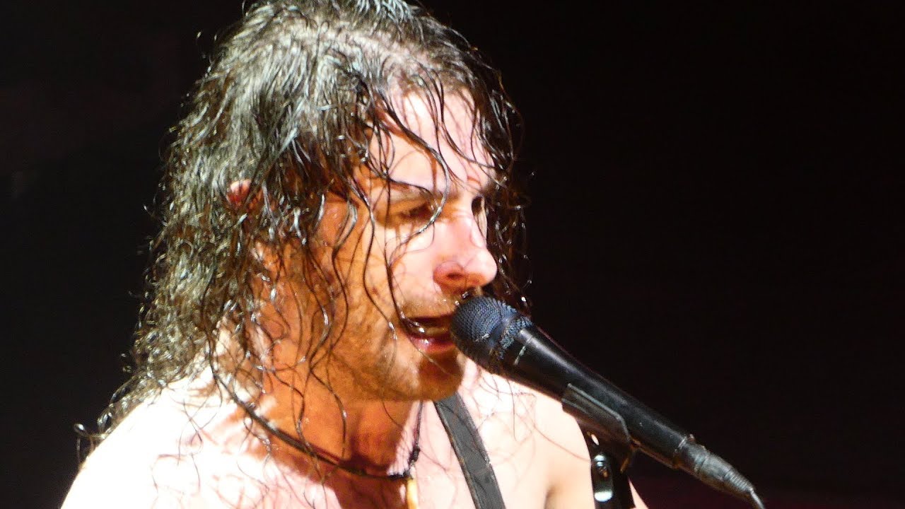 Airbourne - It's all for rock'n'roll / Stand up for rock'n'roll  - Live Paris 2017