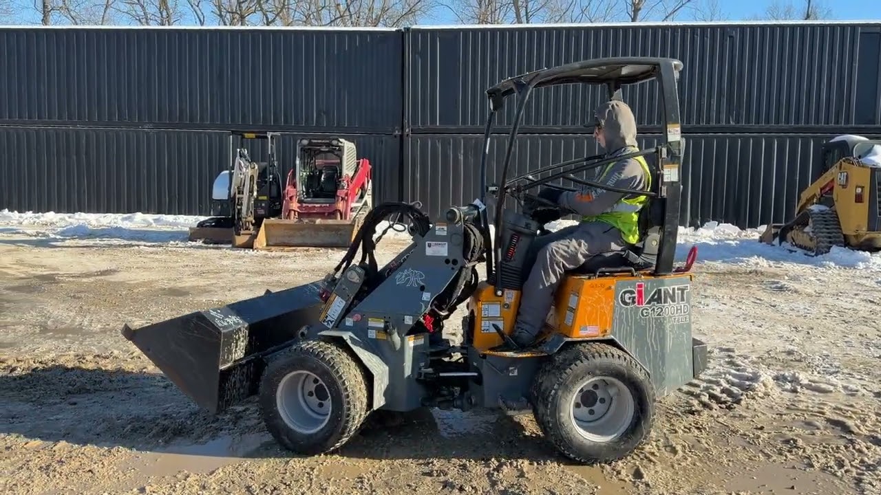 709997 Giant G1200 Telehandler MCGREW AUCTION