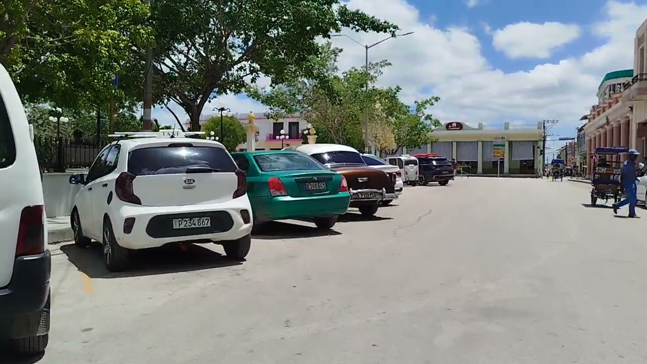 Desde La Santiago Habana hasta El Parque Calixto García Holguín Cuba