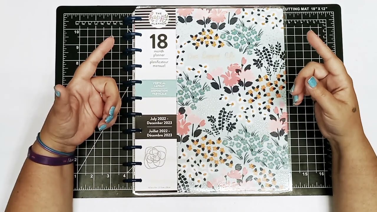 Happy Planner 2022-2023 flip through.