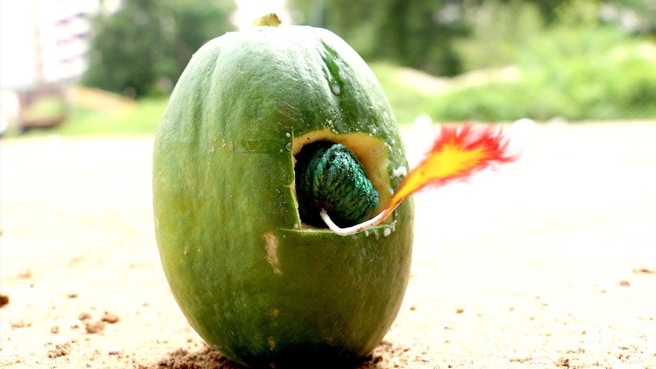 Papaya Vs Sutli Bomb | Diwali 2019 Cracker Videos | Diwali Cracker Experiments | 1000Wala