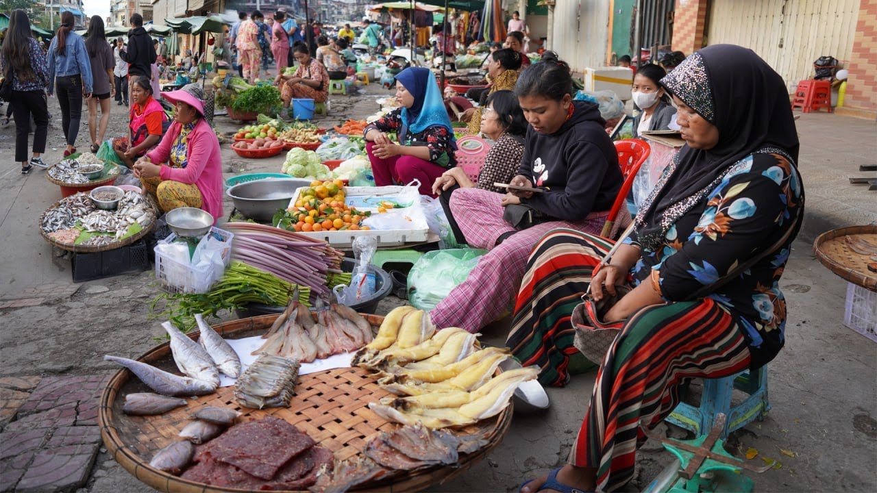 Cambodia Evening Street Market - Fresh Rural Vegetable, Dry Fish, Small Fish & More @Kandal Market