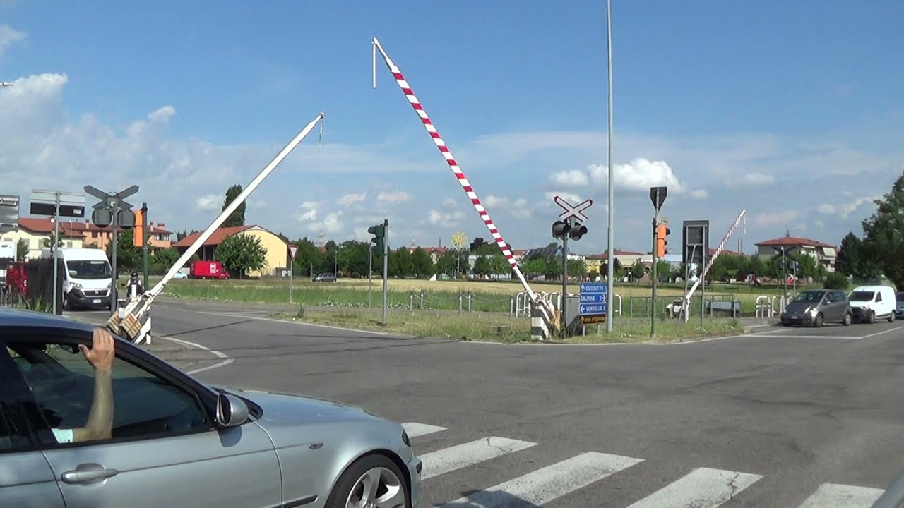 Passaggio a livello di via Selene - Levate (BG) / Level crossing / Bahnübergang / Spoorwegovergang