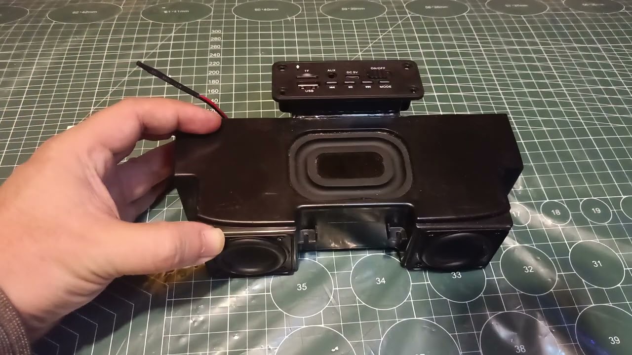 Bocina est&eacute;reo del distribuidor SOTOMIA de AliExpress, con reproductor MP3, porta pila y carga C