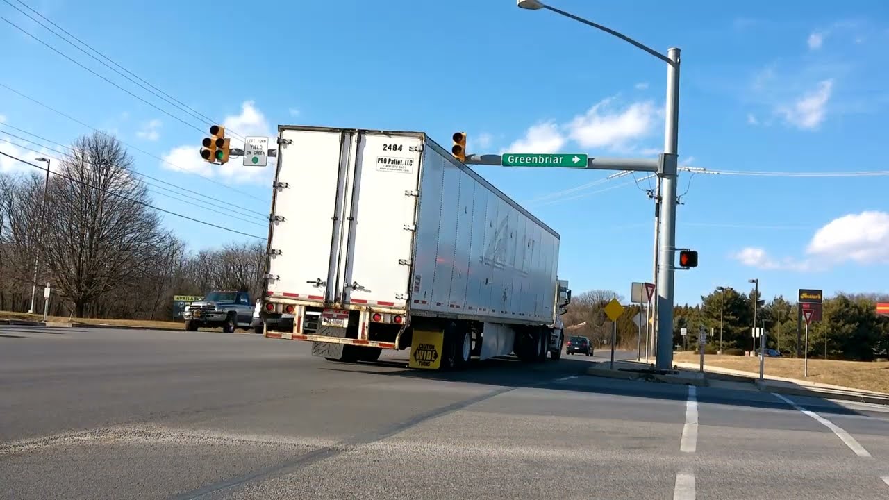 Traffic Lights in York, PA (Roosevelt Ave & Greenbriar Rd/Weis Driveway)