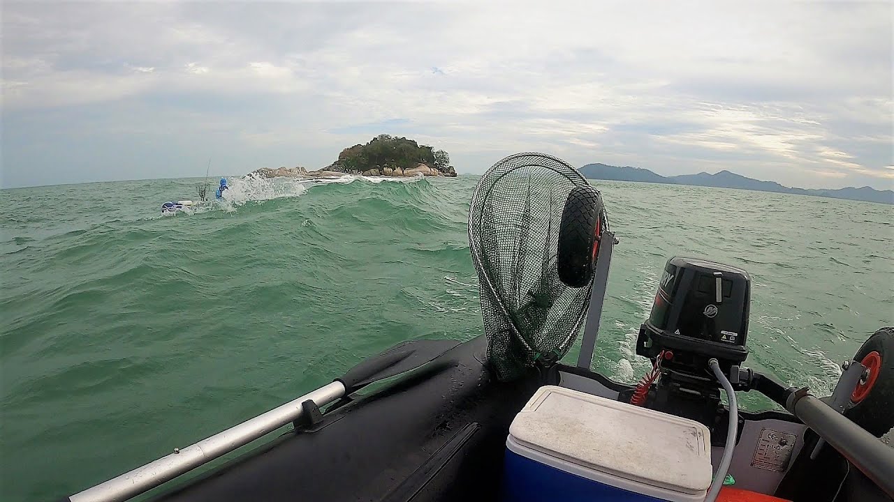 #59 - Inflatable Boat Hampir Capsized