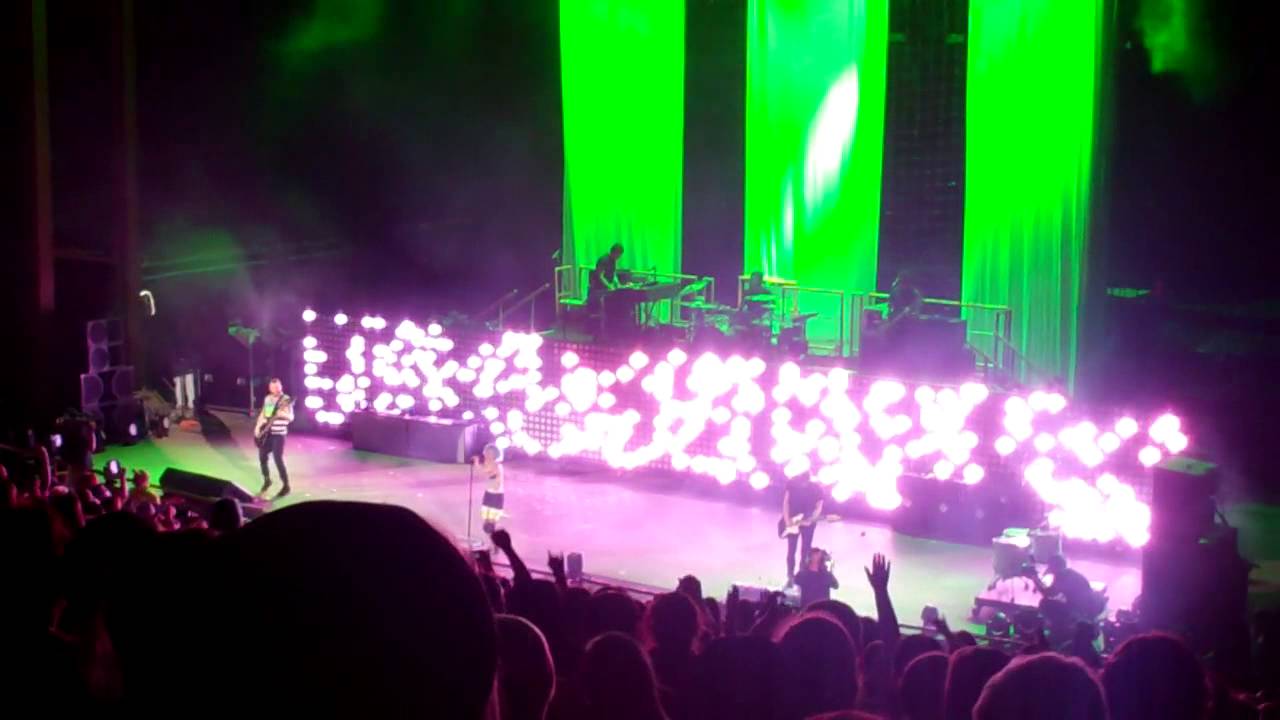 Paramore - Decode - Live at Red Rocks