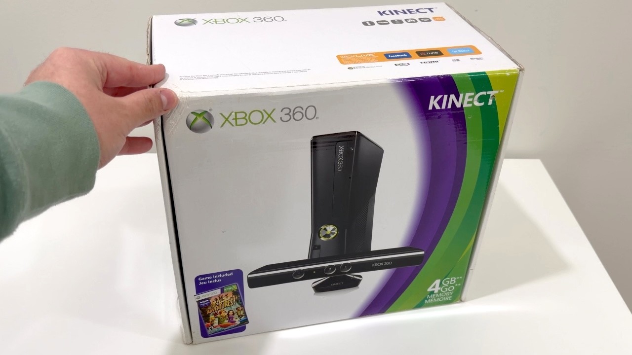 Распаковка комплекта Xbox 360 4GB Kinect (Kinect Adventures Bundle)
