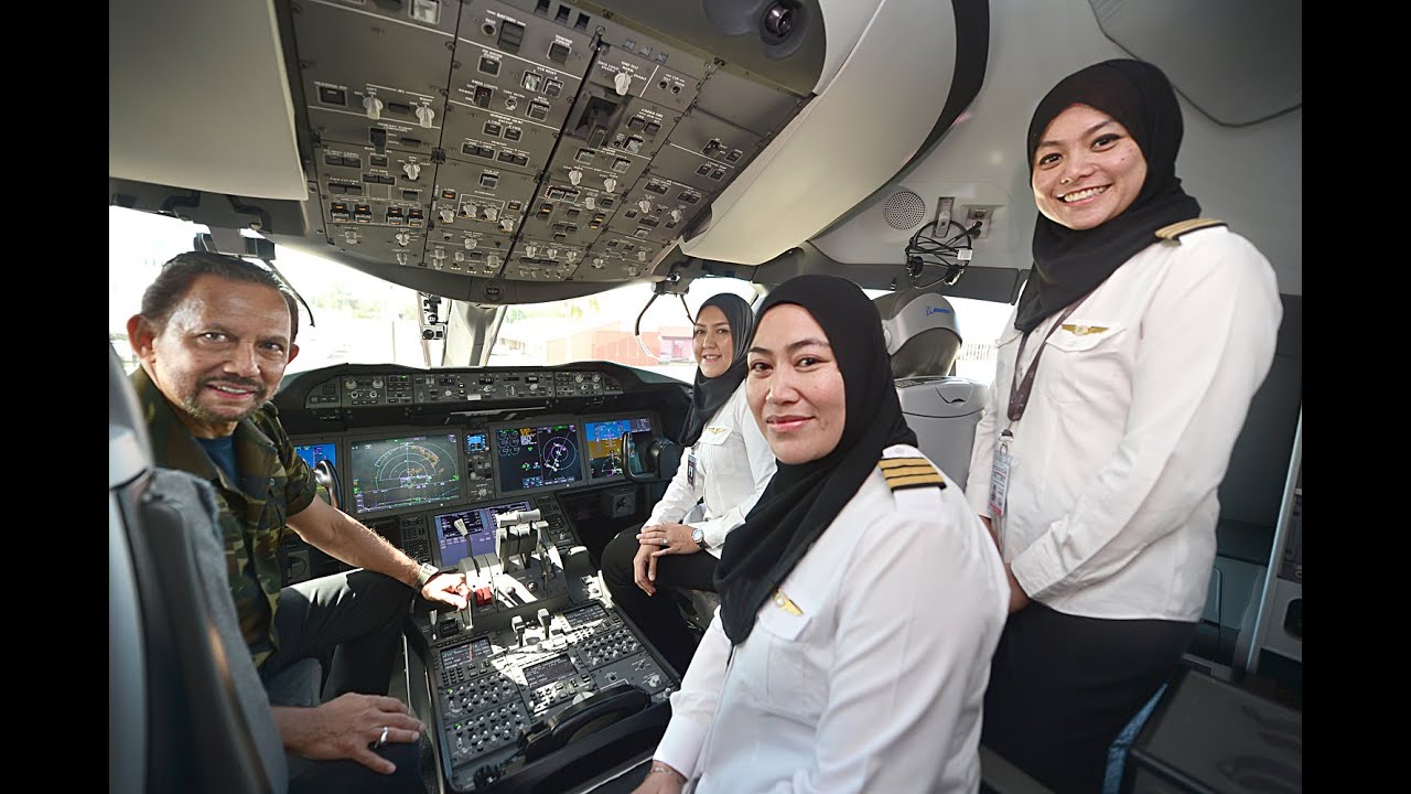 HIS MAJESTY THE SULTAN OF BRUNEI FLEW RB'S B787