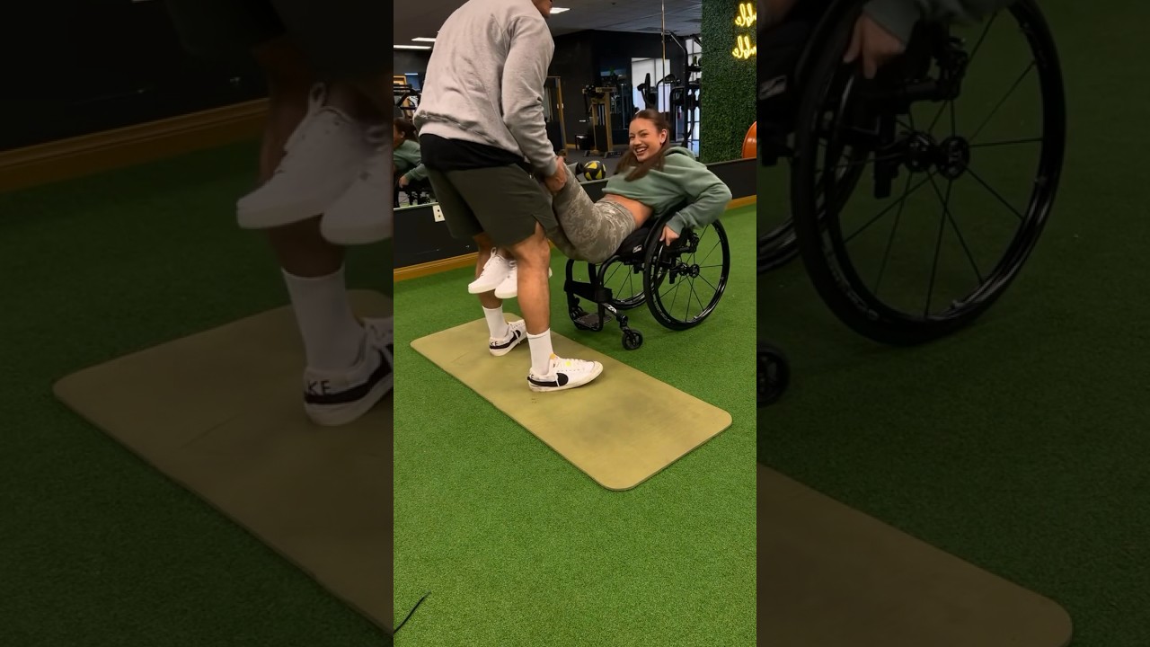 Gorgeous Paraplegic Working Out ♿️💪🏻😍 #paraplegic #wheelchair #disabled #paralysis #paralyzed