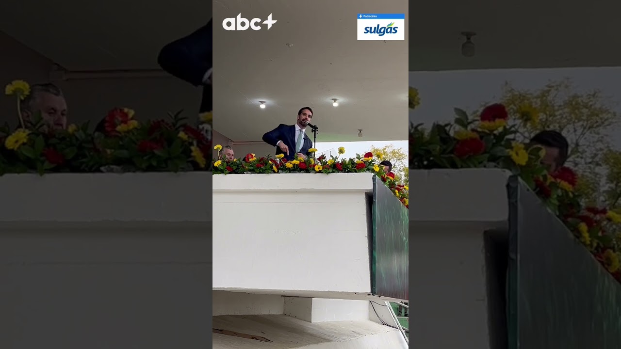 Em meio a vaias, Eduardo Leite d&aacute; recado durante cerim&ocirc;nia na Expointer