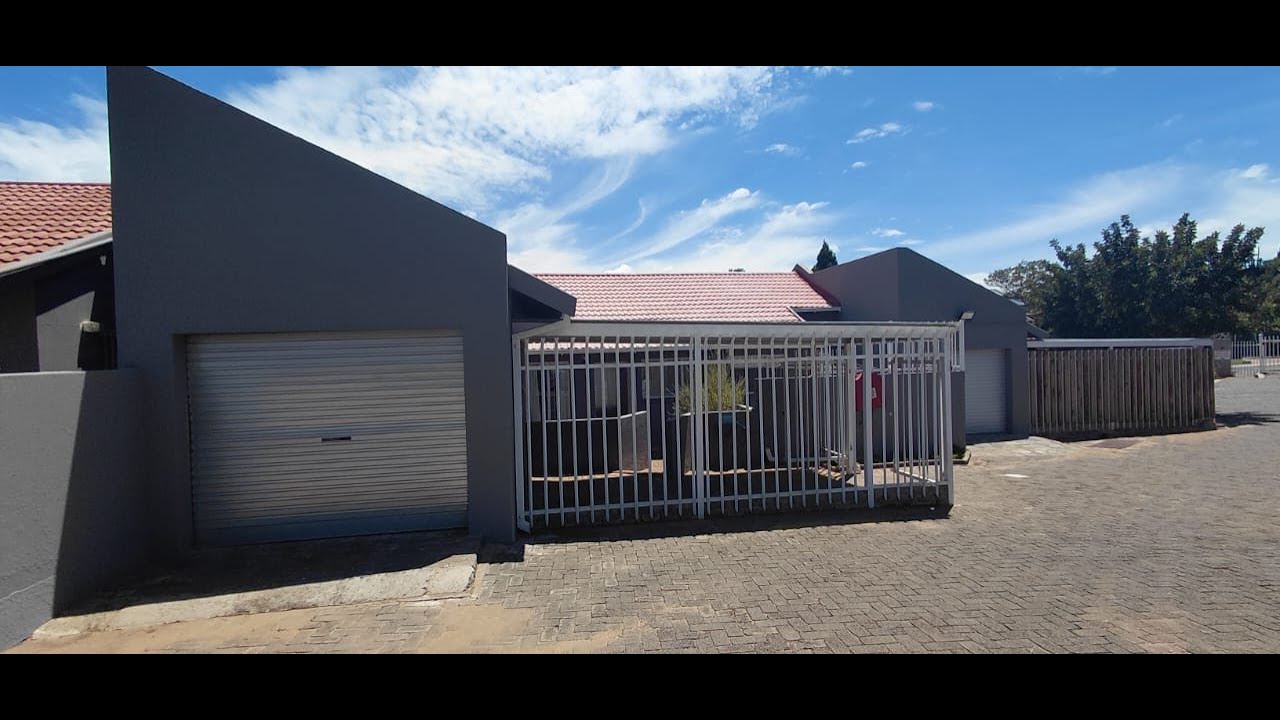3-Bedroom Townhouse for Sale in Langenhovenpark