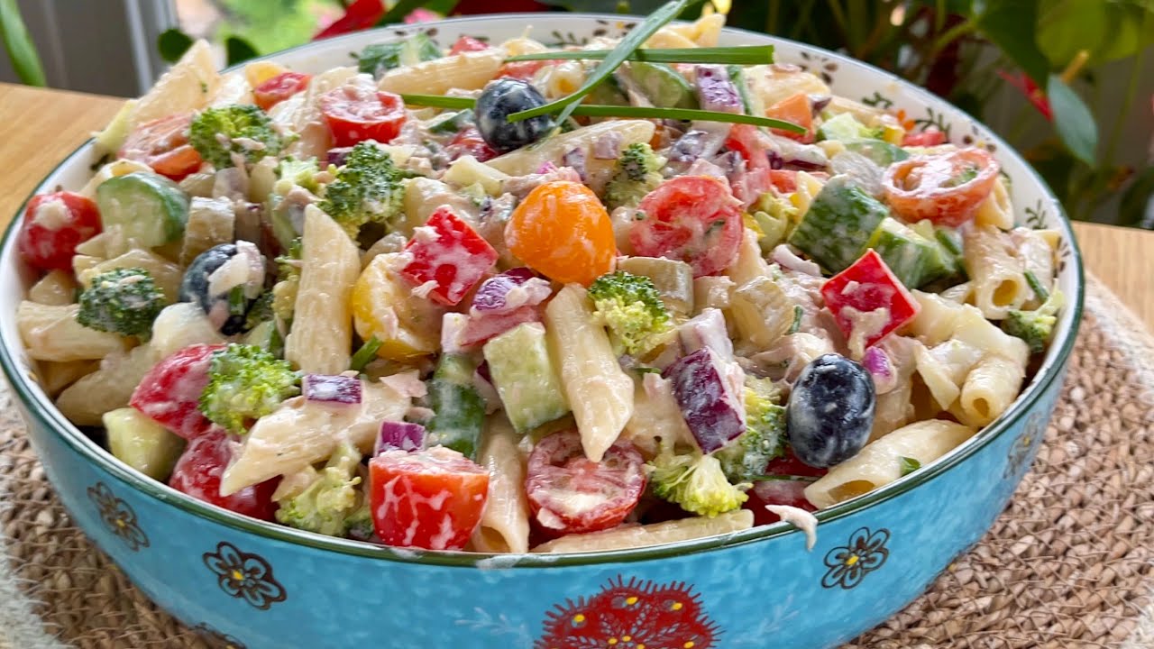 Salade de Pâtes Healthy et Simple avec Une Sauce Crémeuse Sans Mayonnaise.