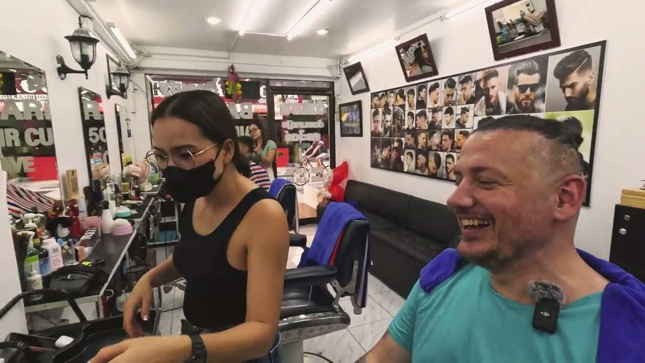 Красивая тайская дама предлагает специальный массаж и стрижку