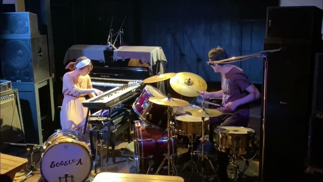 吉田達也 x 武田理沙 live at NEON HALL