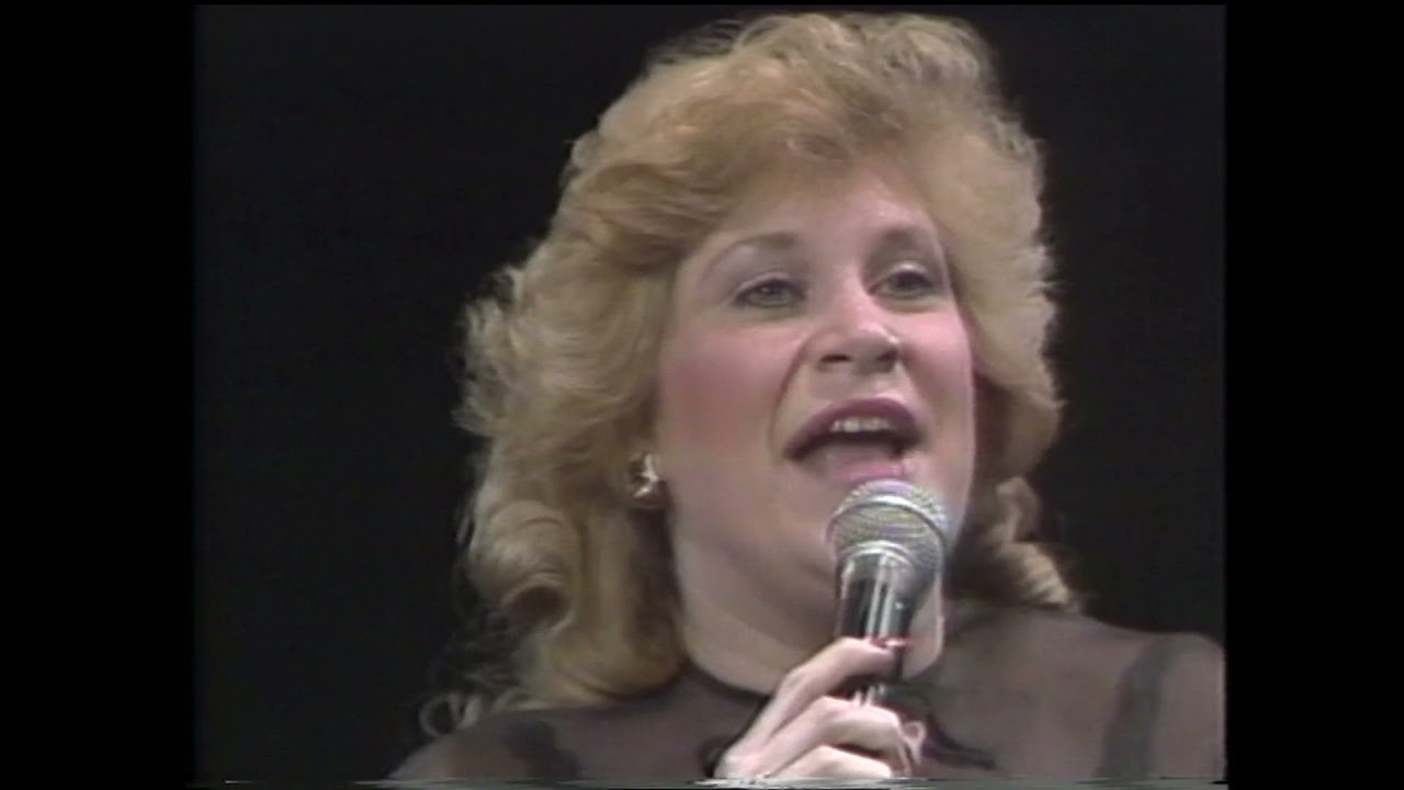 Sandi Patti & Larnelle Harris: Song of the Year Medley Part 1 (1984 Dove Awards)