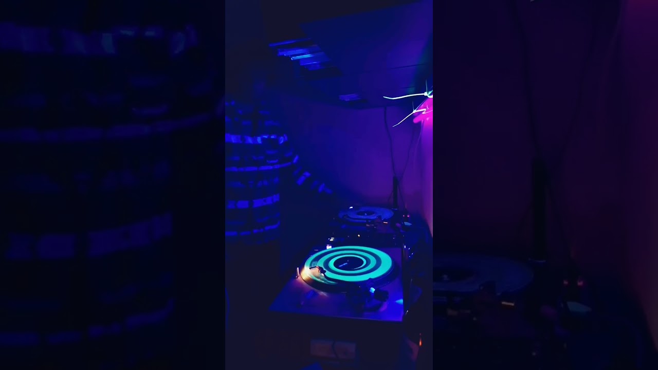 Old techno vs New Generation