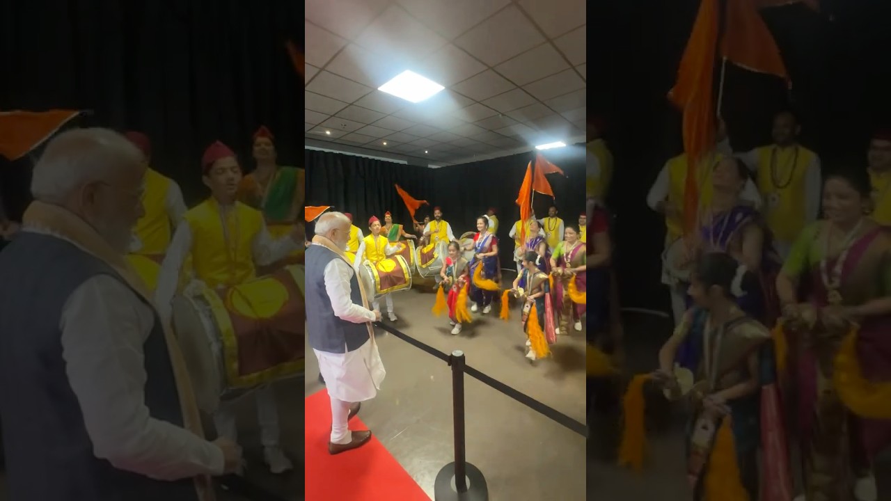 A mind blowing Lavani presentation in Netherlands for PM Modi!
