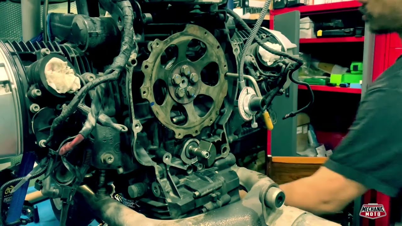 BMW R1200RT 2005 Clutch and seals maintenance
