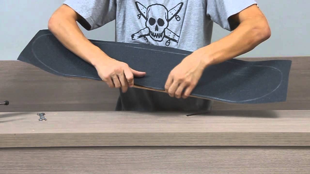 Como colocar lixa no skate