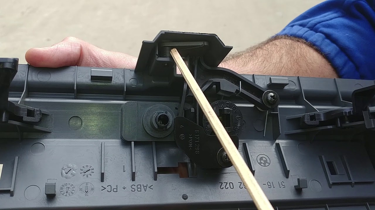 1998 E36 M3 Sedan Glove Box Lock Mechanism Overview