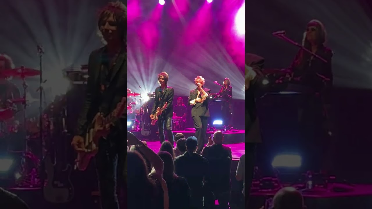 “Heaven” live in 2025 by Psychedelic Furs during their Chicago stop…. 
