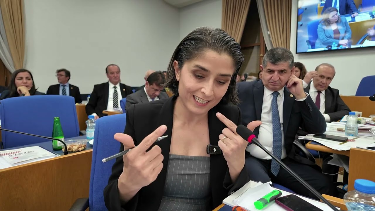 Dışişleri Bakanlığında şahsa g&ouml;re şekil alan bir dış politika g&ouml;r&uuml;yoruz.