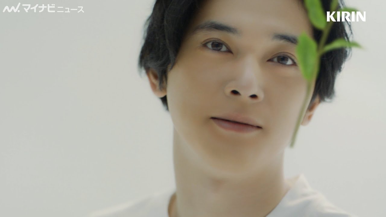 吉沢亮、茶葉を見つめ”美味しさ”語る！今年は「外に出たい」と語るインタビューも　キリン生茶新CM＆インタビュー映像公開