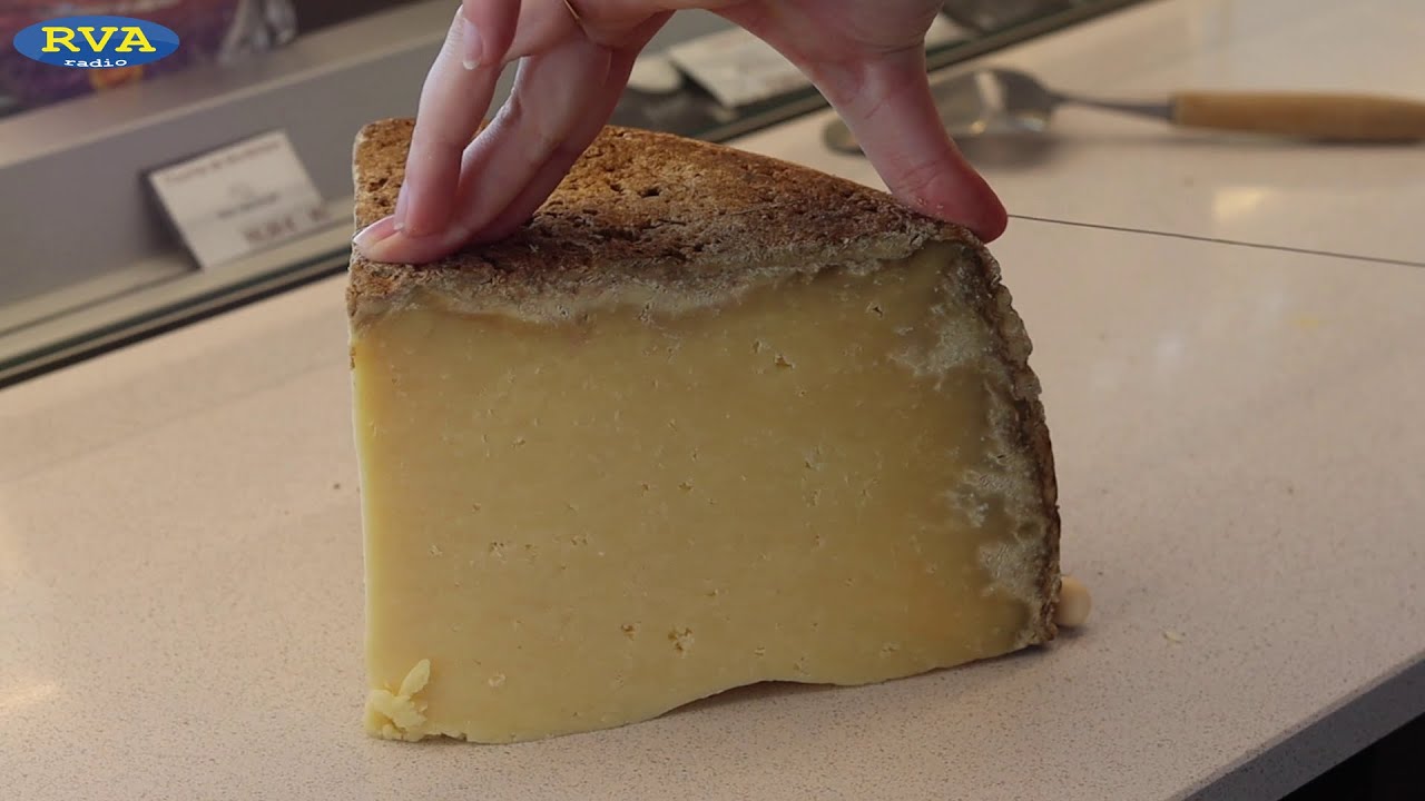 ESCAPADES EN AUVERGNE - Comment la fromagerie Dischamp à Saint-Flour fabrique-t-elle du Cantal ?