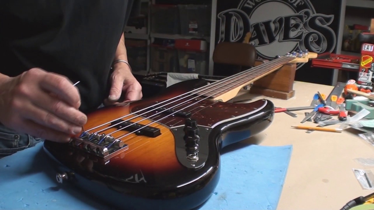 Fender Jazz Bass получает безладовый гриф