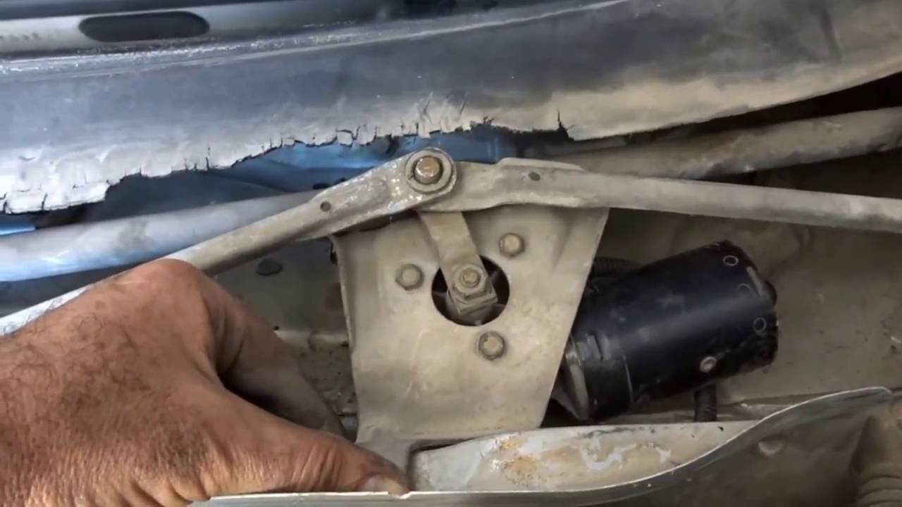 Polo vw démontage moteur essuie glace - محرك مساحات امامية