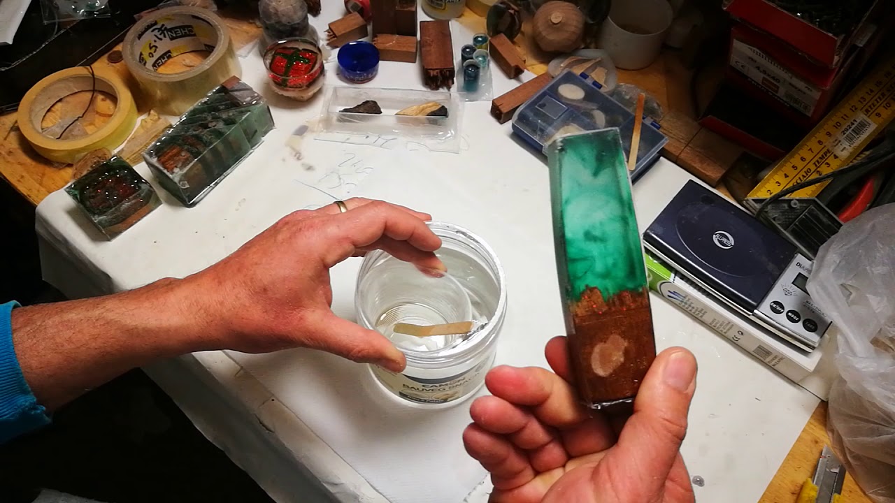 Resina epossidica senza bolle - vi spiego come fare. Bubble-free epoxy resin - I'll explain how.