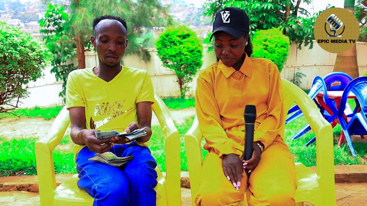 Yaka ahaye igishoro dusabe🤣🤣azanye umurundo wa ma franga🤣 Nanubu nturibunyemere?🤣
