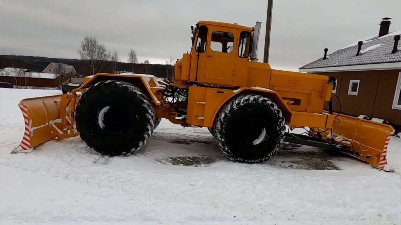 ТРАКТОР КИРОВЕЦ. ТРАКТОР К 700. СТАВИМ ПЕРЕДНИЙ ОТВАЛ.