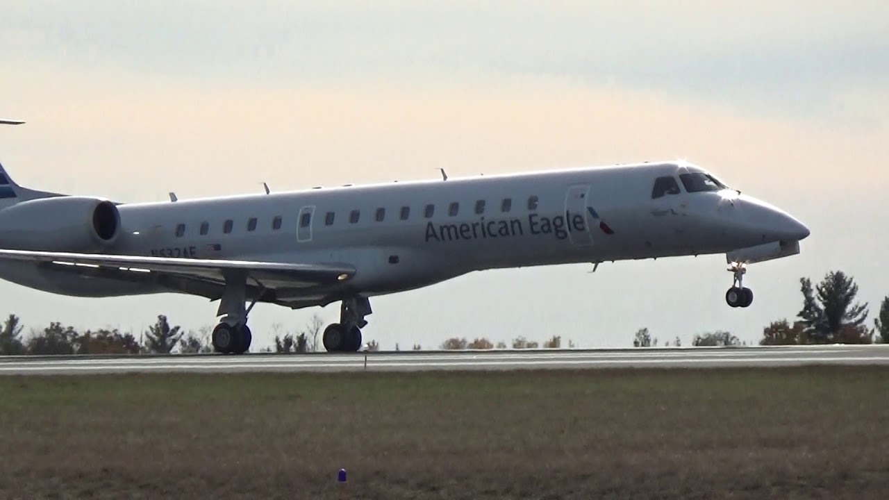 American Eagle Embraer ERJ-145 Landing with Reverse Trust (MHT)