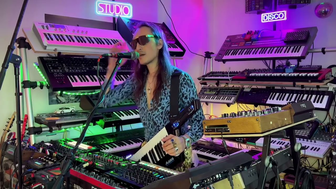 Tommy Countach - Stuck in my Head (live / dawless)