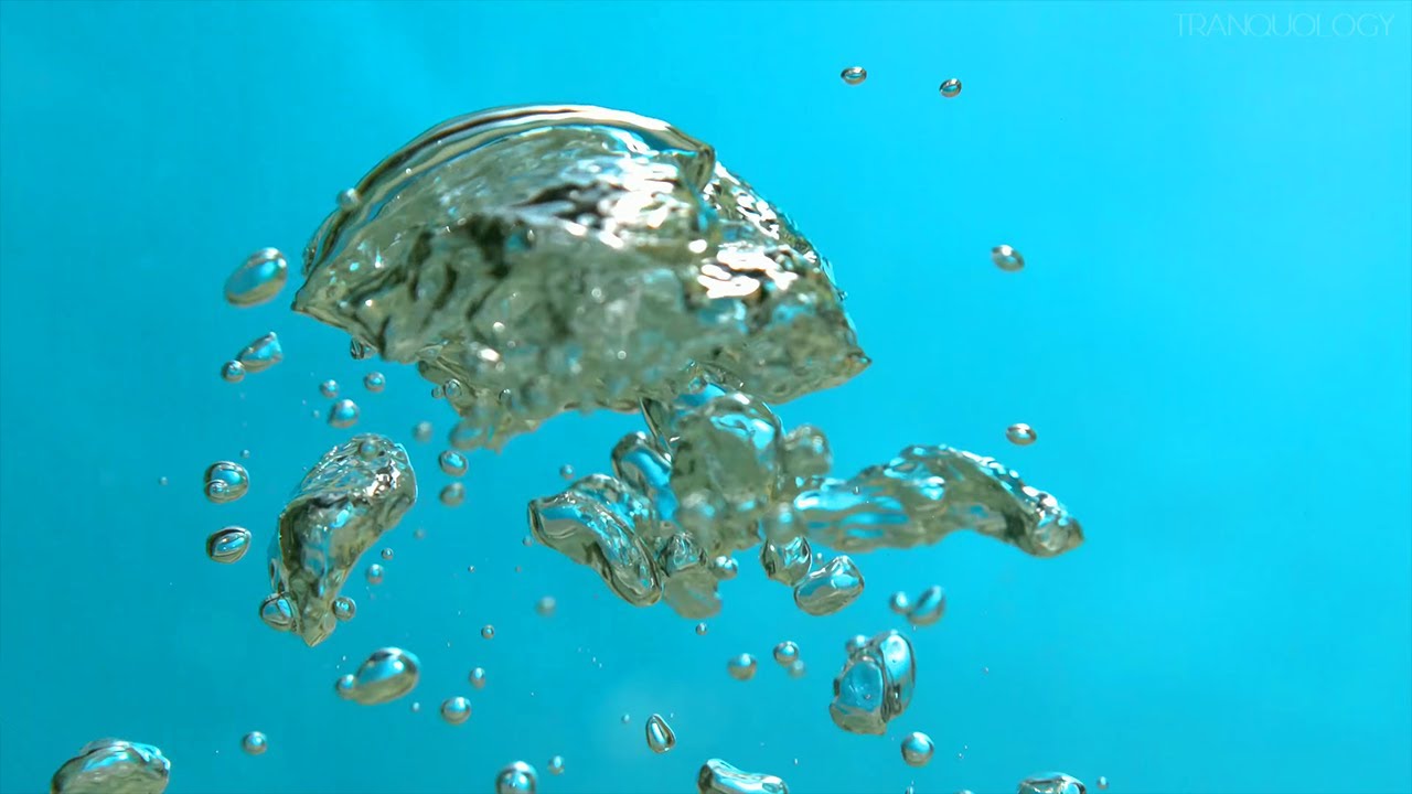 Poignant Piano Music: Tranquil Sounds with Liquid Slow Motion in 4K