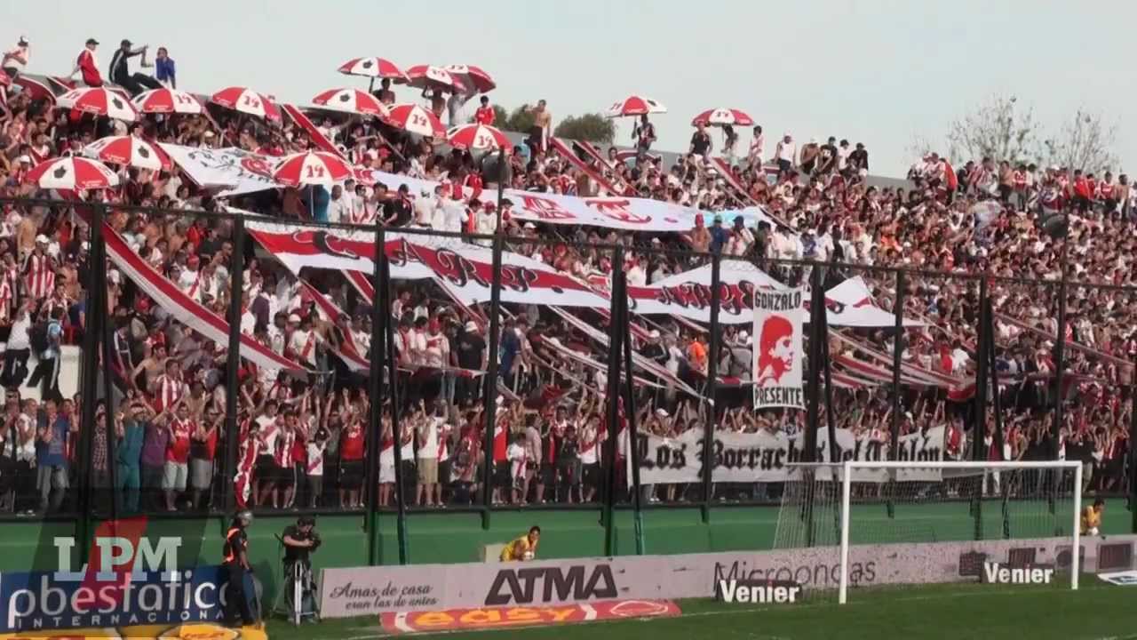 Yo paro en una banda que es la más loca de todas - Arsenal vs River - Torneo Inicial 2012