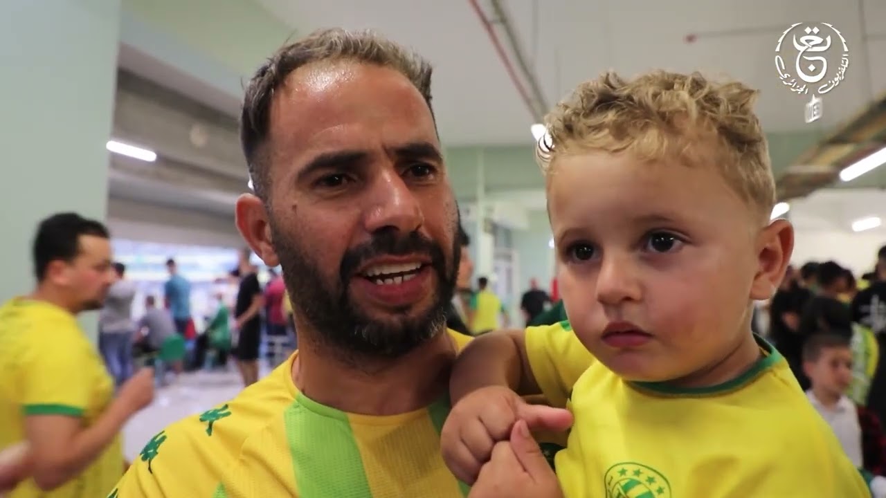 هكذا كانت الأجواء على ملعب حسين آيت أحمد في مباراة الكلاسيكو بين مولودية الجزائروشبيبة القبائل