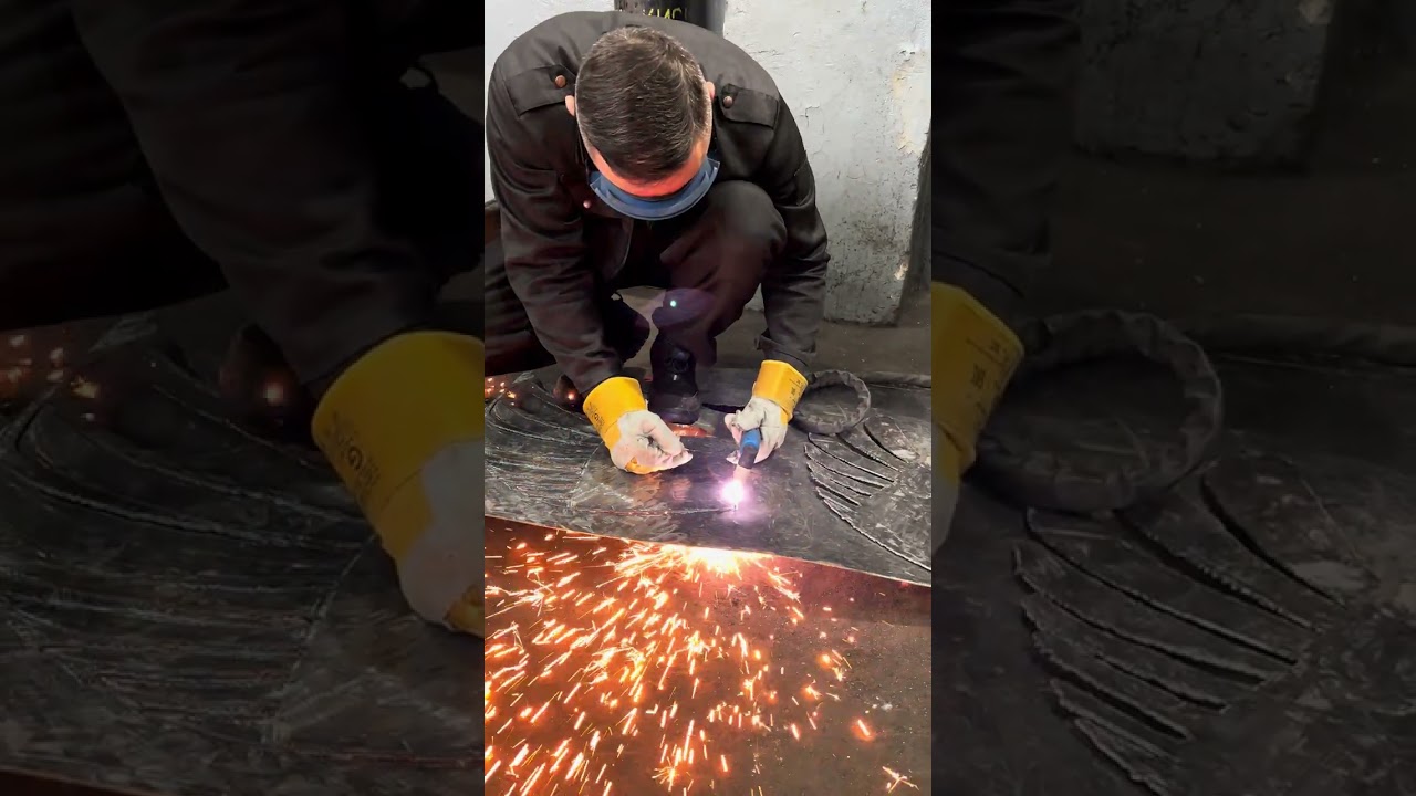 Аппарат плазменной резки Solaris AirCut PC-400 в работе 